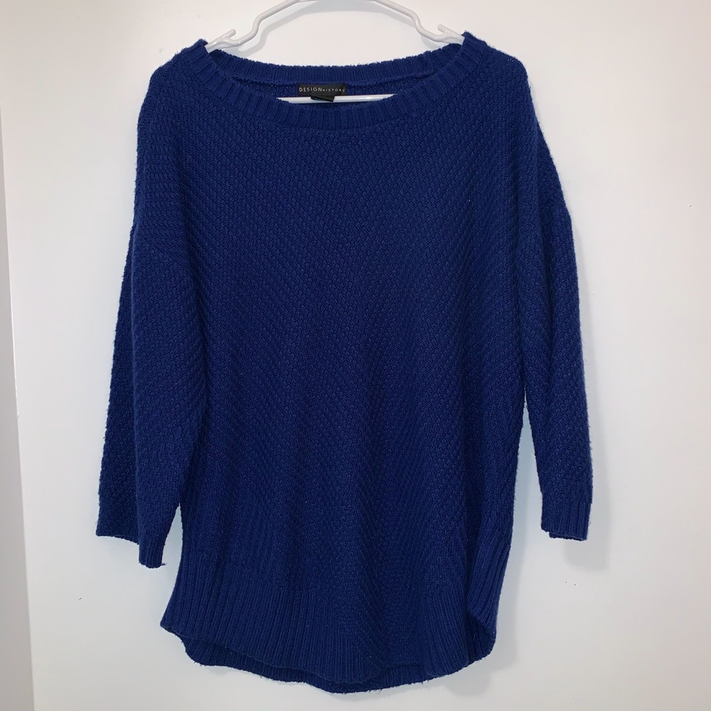 Blue long sleeve knit sweater, size large!